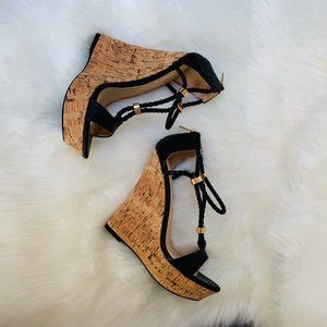 BLACK WEDGE HEEL WITH BRAIDED DETAIL
